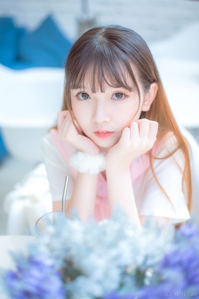 “混账，尔等竟敢以下犯上！”张任怒喝连连道。